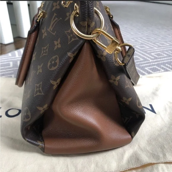 Authentic Louis Vuitton Pallas MM - Picture 6 of 16